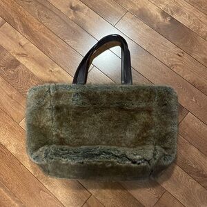 52. Pottery Large Weekender Faux Fur Large Bag/Tote. Brown handles